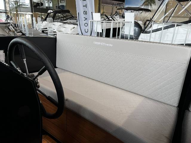 Corsiva 625 Tender 25 HK Yamaha/Udstyr