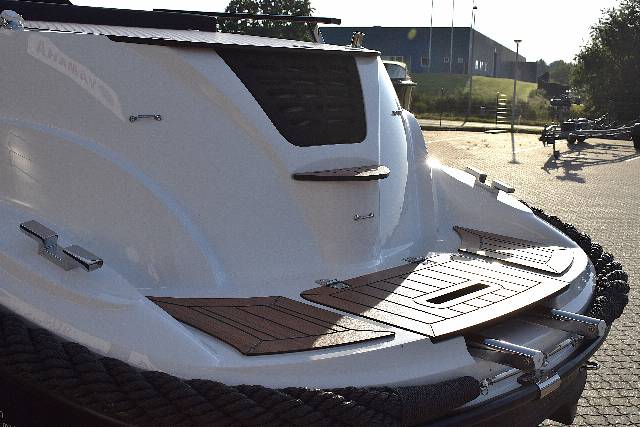 Corsiva 625 Tender 30 HK/Loadet med udstyr!