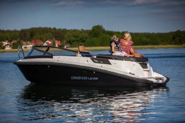 Corsiva 625 Tender m/ 40HK Yamaha/Udstyr - DEMO båd