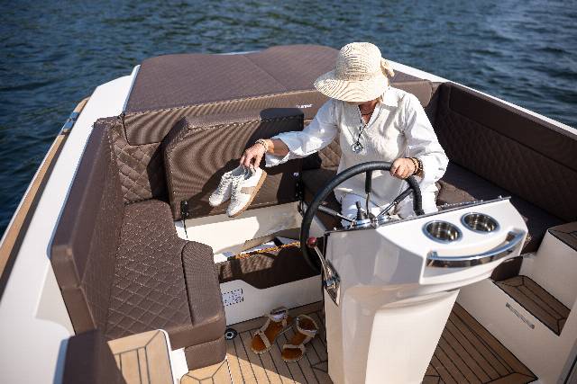 Corsiva 800 Tender - 40 HK Yamaha/Udstyr