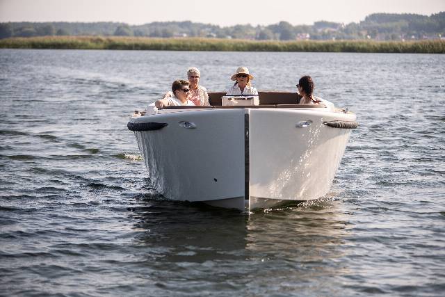 Corsiva 800 Tender - 40 HK Yamaha/Udstyr