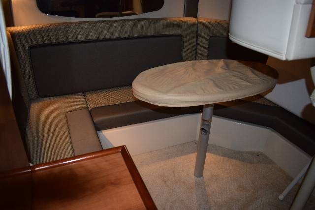 Cruiser Yachts 300 Express - Twin Volvo Penta D3/Udstyr - DIESEL