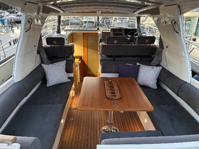 Marex 310 Suncruiser - 300 HK Diesel/Udstyr
