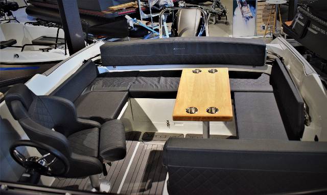 Coaster 600 DC - Yamaha F150 HK/Udstyr