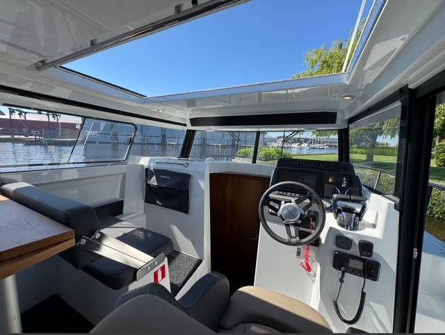 Finnmaster Pilot 8 - 2 X F200 Yamaha/Udstyr