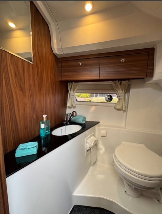 Finnmaster Pilot 8 - 2 X F200 Yamaha/Udstyr