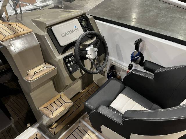 Finnmaster T6 - Yamaha F200 HK