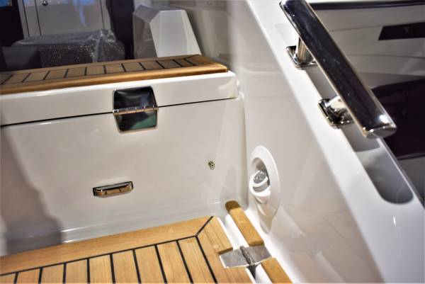 Finnmaster T9 - 2 X F300 Yamaha/Udstyr