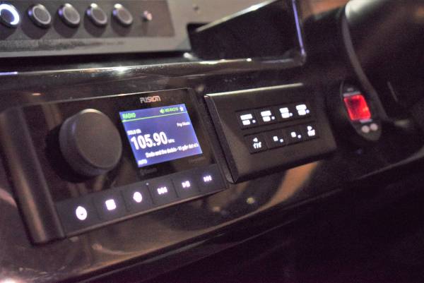 Finnmaster T9 - 2 X F300 Yamaha/Udstyr