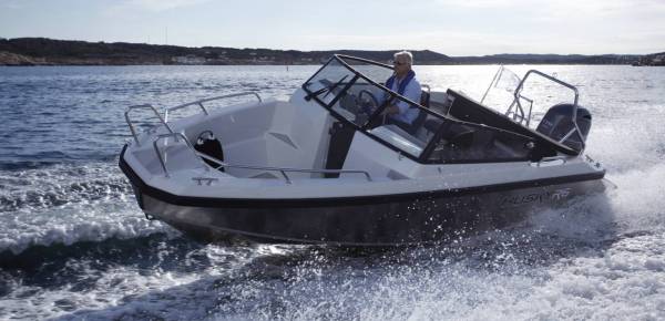 Finnmaster Husky R6 - Yamaha 150 HK/Udstyr
