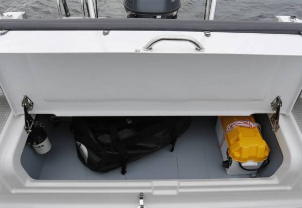 Finnmaster Husky R6 - Yamaha 150 HK/Udstyr
