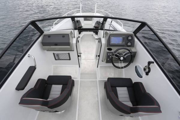 Finnmaster Husky R6 - Yamaha 150 HK/Udstyr