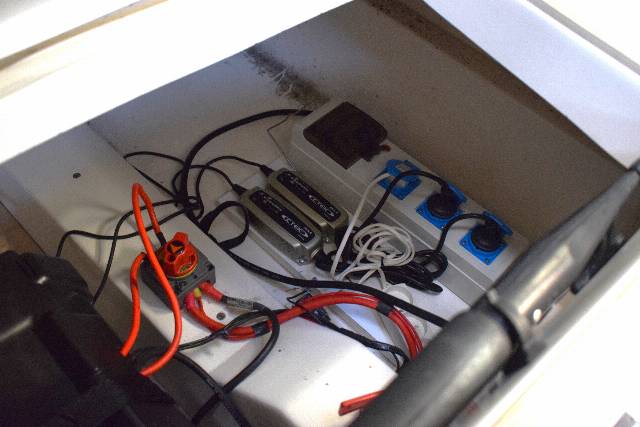 Flipper 630 DC m/ Mercury F150