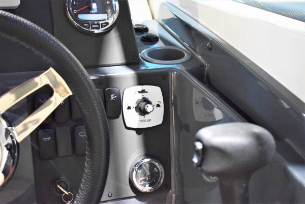 Flipper 700ST m/Yamaha F225 V6 og udstyr