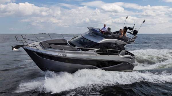 Galeon 360 FLY