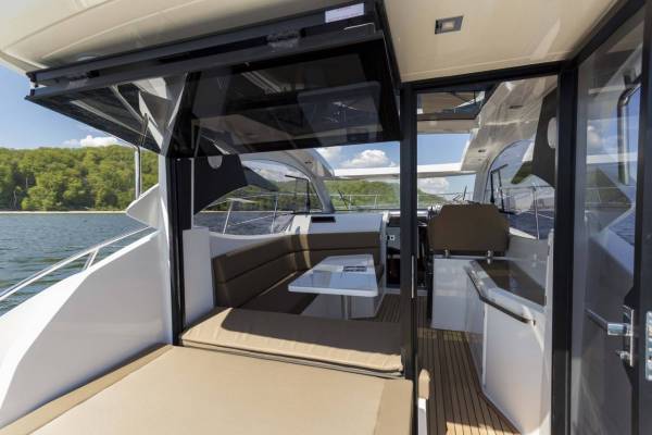 Galeon 365 HTS