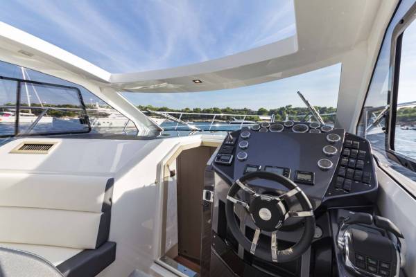 Galeon 365 HTS