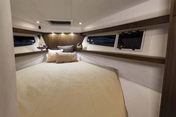 Galeon 365 HTS