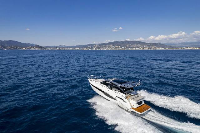 Galeon 425 HTS
