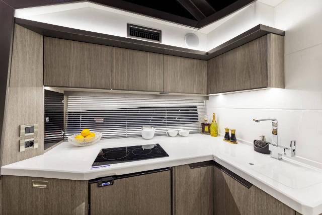 Galeon 425 HTS