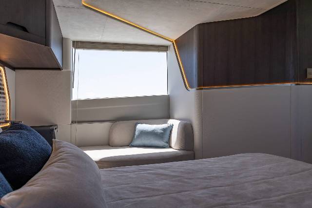 Galeon 570 SKY