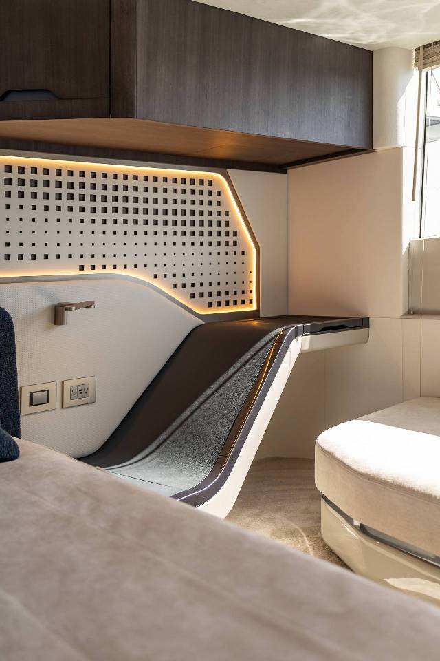Galeon 570 SKY