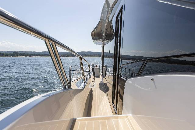Galeon 570 SKY
