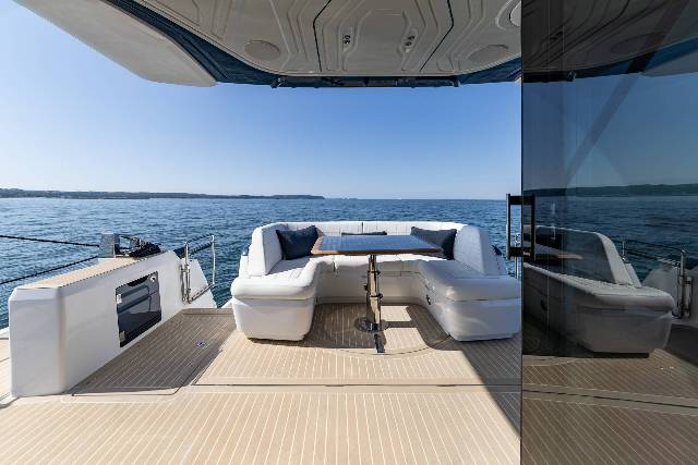 Galeon 570 SKY