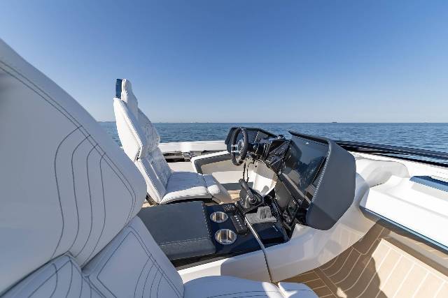 Galeon 570 SKY