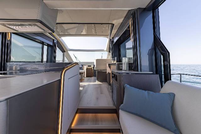 Galeon 570 SKY
