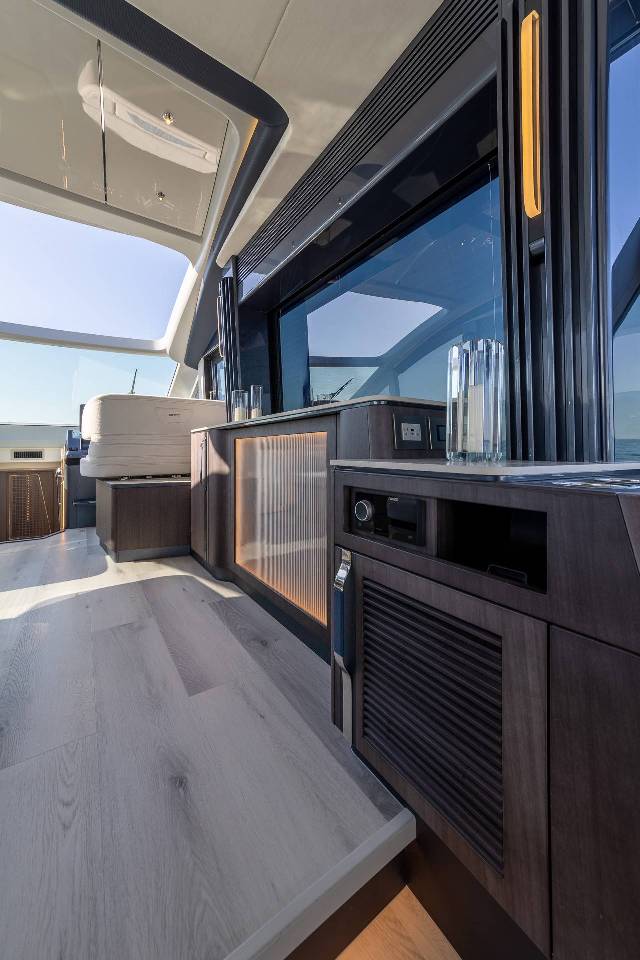 Galeon 570 SKY