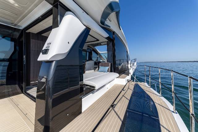 Galeon 570 SKY