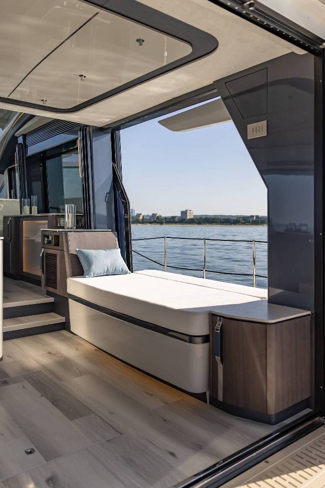 Galeon 570 SKY