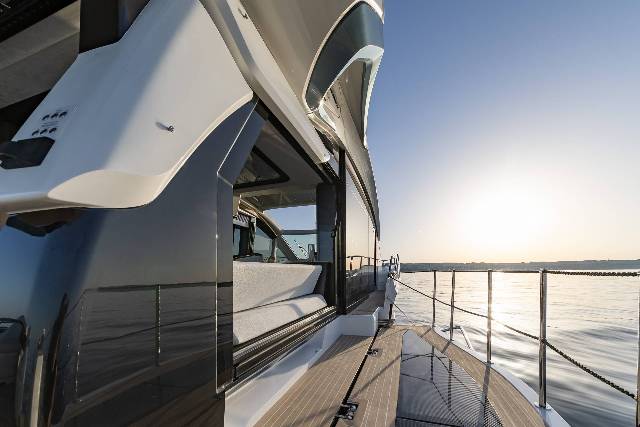 Galeon 570 SKY