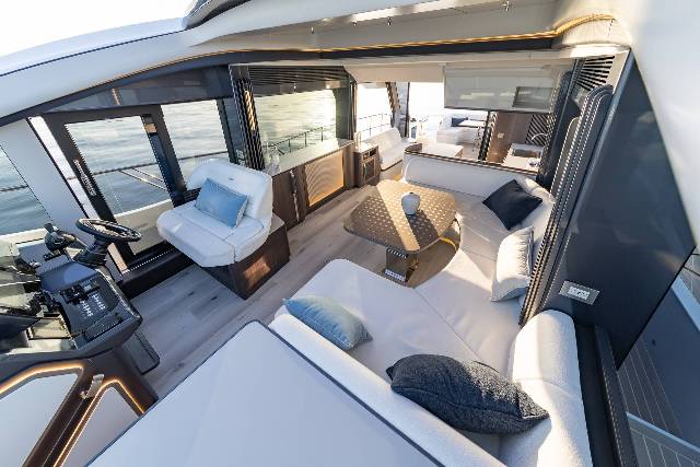 Galeon 570 SKY