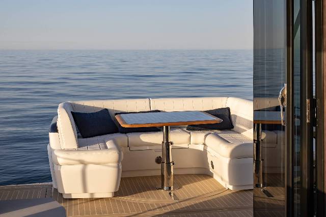 Galeon 570 SKY