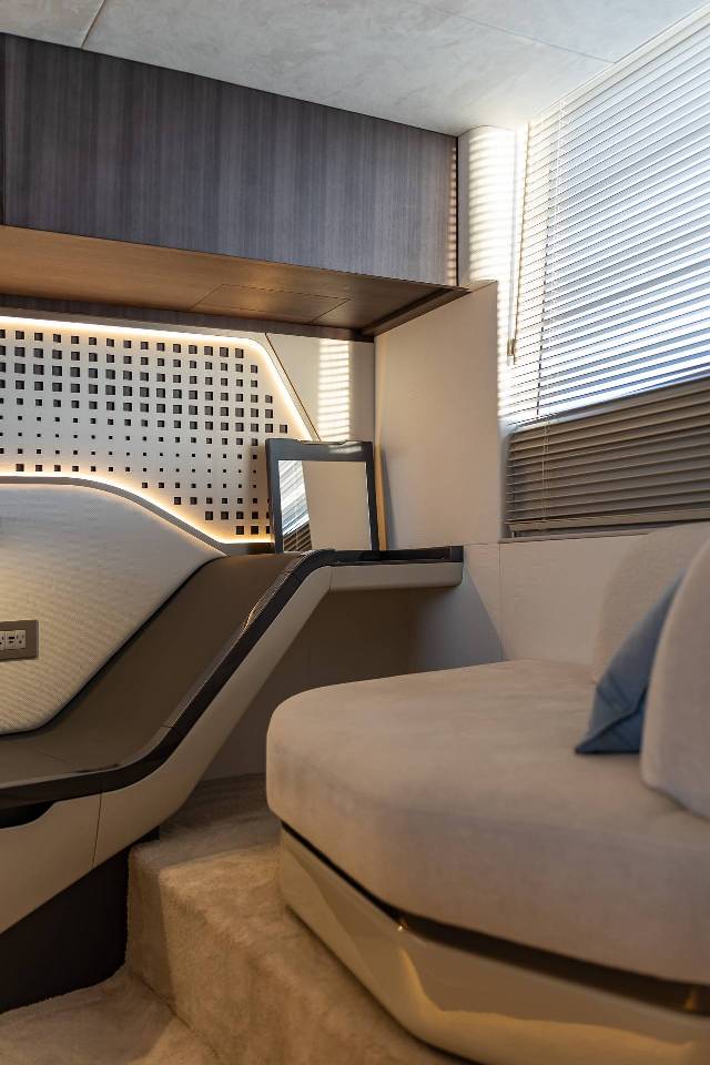 Galeon 570 SKY