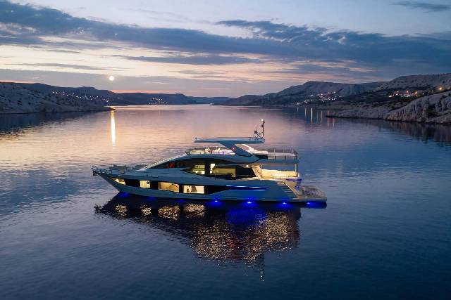 Oplev Galeon 800 FLY i Cannes