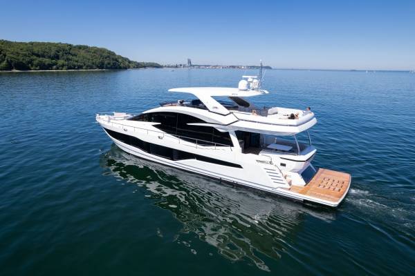 Galeon 800 FLY