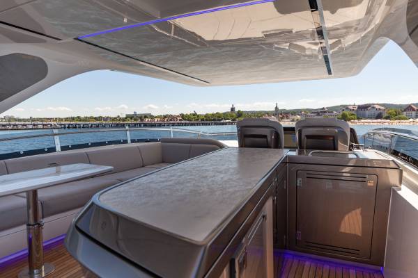 Galeon 800 FLY