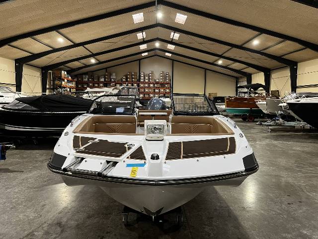Glastron 220 GTD - 225 HK Yamaha/Udstyr
