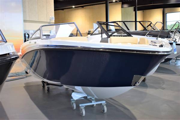 Glastron GT 205 LIMITED - 200 HK Mercruiser V6