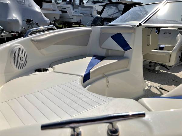 Glastron 225 GT