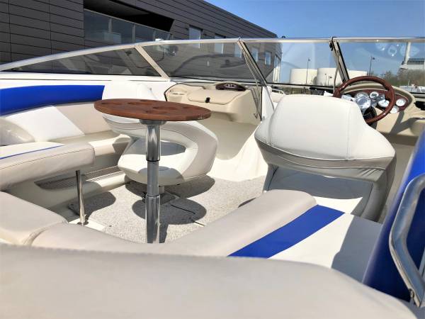 Glastron 225 GT