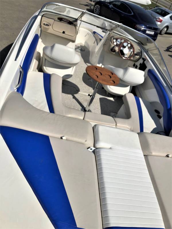 Glastron 225 GT