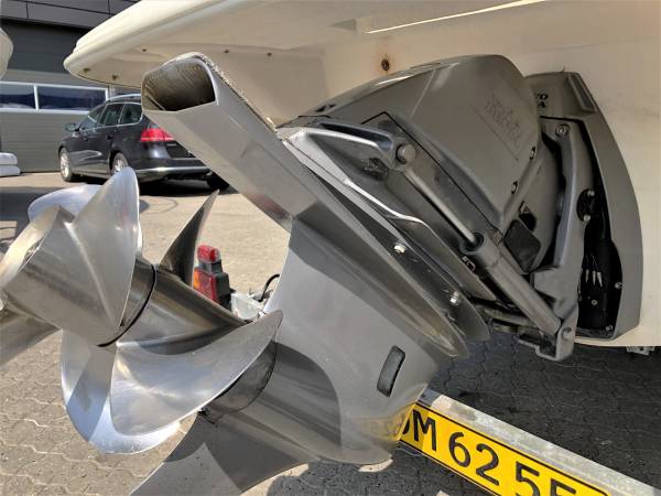 Glastron 225 GT