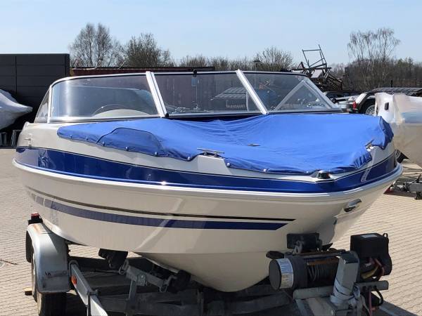 Glastron 225 GT