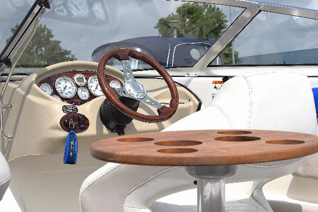 Glastron 225 GT