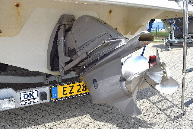 Glastron 225 GT