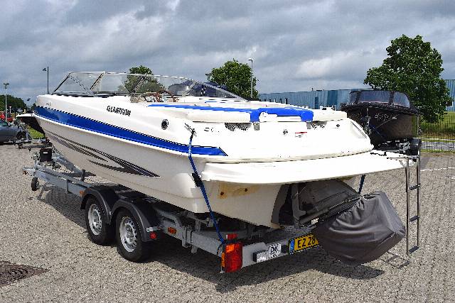 Glastron 225 GT